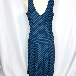 NWT!!! Laundry by Shelli Segal Size 6  #352